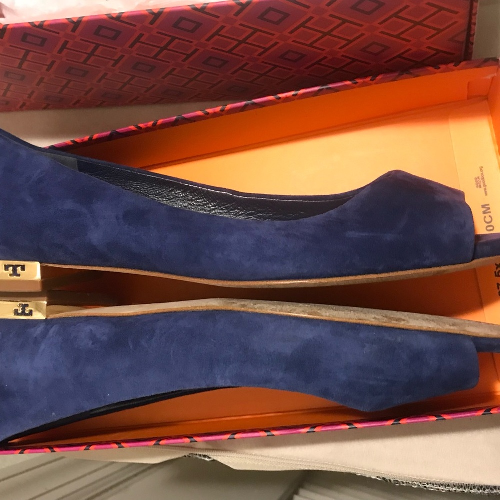 Lovely! Tory Burch Salinas Peep Toe Royal suede size 8. Smoke & pet free home.